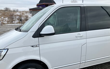 Volkswagen Caravelle T6 рестайлинг, 2018 год, 3 500 000 рублей, 37 фотография