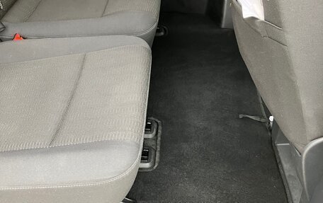 Volkswagen Caravelle T6 рестайлинг, 2018 год, 3 500 000 рублей, 38 фотография