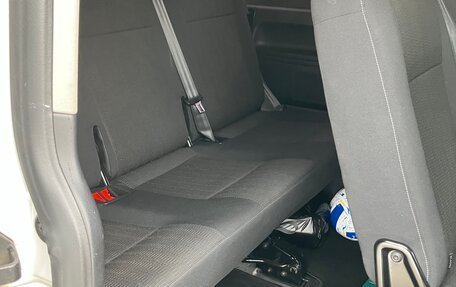 Volkswagen Caravelle T6 рестайлинг, 2018 год, 3 500 000 рублей, 39 фотография
