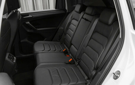 Volkswagen Tiguan II, 2021 год, 3 550 000 рублей, 12 фотография