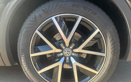 Volkswagen Touareg III, 2019 год, 4 200 000 рублей, 24 фотография