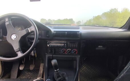 BMW 5 серия, 1988 год, 250 000 рублей, 5 фотография