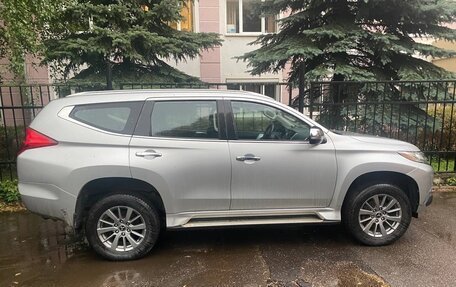 Mitsubishi Pajero Sport III рестайлинг, 2017 год, 2 900 000 рублей, 6 фотография