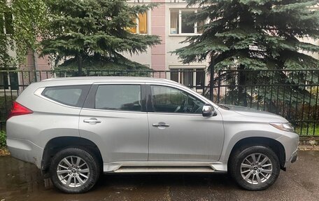 Mitsubishi Pajero Sport III рестайлинг, 2017 год, 2 900 000 рублей, 7 фотография