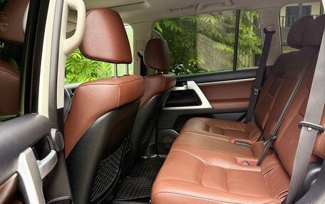 Toyota Land Cruiser 200, 2018 год, 7 400 000 рублей, 15 фотография