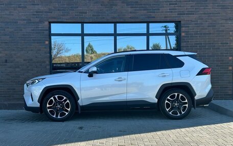 Toyota RAV4, 2022 год, 3 100 000 рублей, 2 фотография