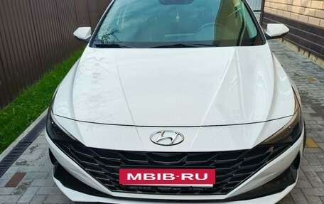 Hyundai Elantra, 2020 год, 1 870 000 рублей, 3 фотография