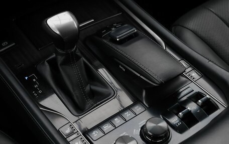 Lexus LX III, 2019 год, 7 999 000 рублей, 16 фотография