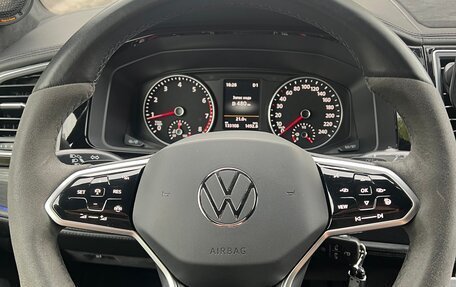 Volkswagen Caravelle T6 рестайлинг, 2018 год, 8 200 000 рублей, 12 фотография