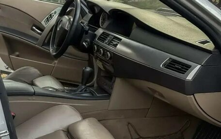 BMW 5 серия, 2004 год, 835 000 рублей, 7 фотография