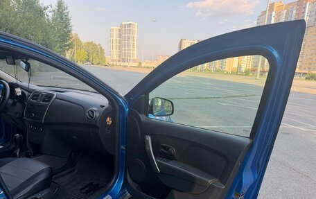 Renault Logan II, 2019 год, 950 000 рублей, 16 фотография