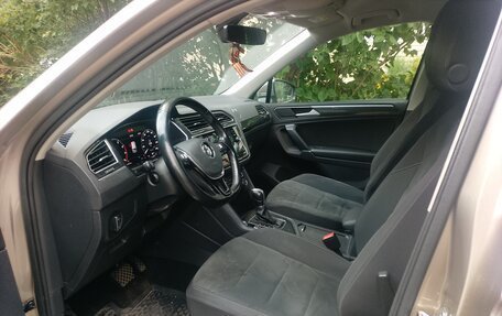 Volkswagen Tiguan II, 2018 год, 2 050 000 рублей, 20 фотография