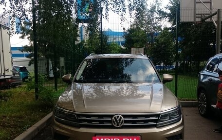 Volkswagen Tiguan II, 2018 год, 2 050 000 рублей, 24 фотография