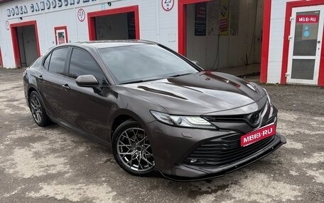Toyota Camry, 2018 год, 2 100 000 рублей, 1 фотография