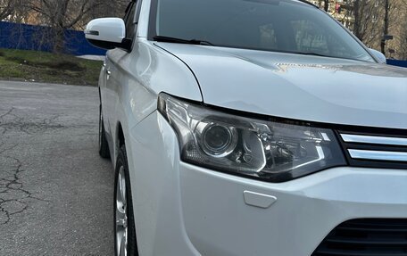 Mitsubishi Outlander III рестайлинг 3, 2012 год, 1 380 000 рублей, 4 фотография
