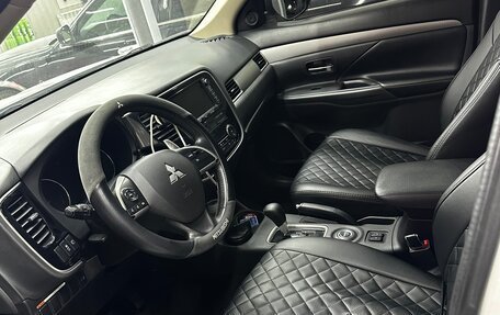 Mitsubishi Outlander III рестайлинг 3, 2012 год, 1 380 000 рублей, 11 фотография