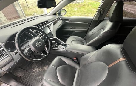 Toyota Camry, 2018 год, 2 100 000 рублей, 3 фотография