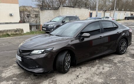 Toyota Camry, 2018 год, 2 100 000 рублей, 2 фотография