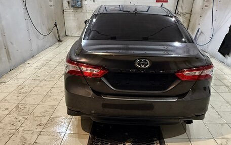 Toyota Camry, 2018 год, 2 100 000 рублей, 6 фотография