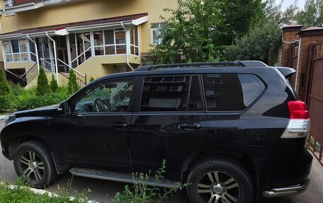 Toyota Land Cruiser Prado 150 рестайлинг 2, 2011 год, 3 000 000 рублей, 1 фотография