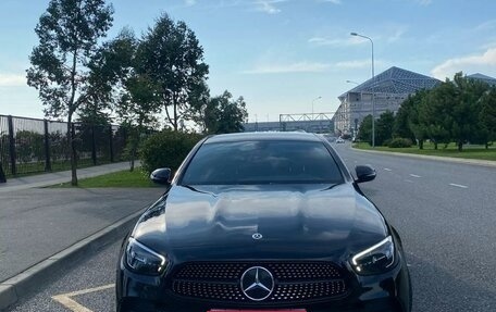 Mercedes-Benz E-Класс, 2021 год, 4 000 000 рублей, 1 фотография