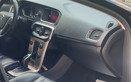 Volvo V40 Cross Country I, 2017 год, 1 650 000 рублей, 6 фотография