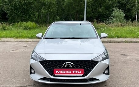 Hyundai Solaris II рестайлинг, 2021 год, 1 600 000 рублей, 2 фотография