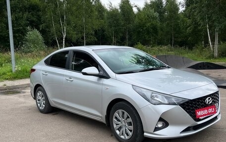 Hyundai Solaris II рестайлинг, 2021 год, 1 600 000 рублей, 4 фотография