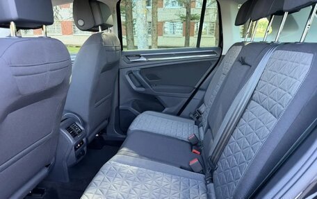 Volkswagen Tiguan II, 2022 год, 2 342 000 рублей, 13 фотография