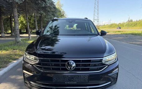 Volkswagen Tiguan II, 2022 год, 2 342 000 рублей, 7 фотография