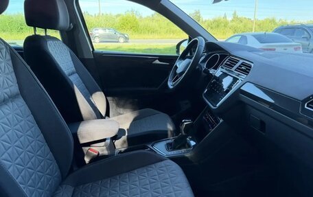 Volkswagen Tiguan II, 2022 год, 2 342 000 рублей, 16 фотография