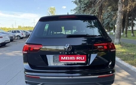 Volkswagen Tiguan II, 2022 год, 2 342 000 рублей, 8 фотография