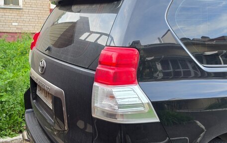 Toyota Land Cruiser Prado 150 рестайлинг 2, 2011 год, 3 000 000 рублей, 2 фотография
