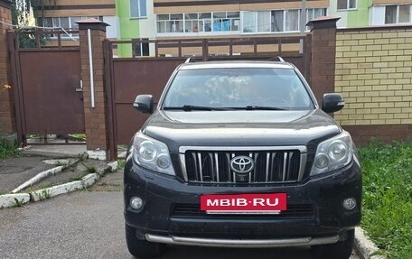 Toyota Land Cruiser Prado 150 рестайлинг 2, 2011 год, 3 000 000 рублей, 4 фотография