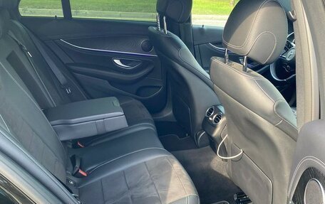 Mercedes-Benz E-Класс, 2021 год, 4 000 000 рублей, 4 фотография