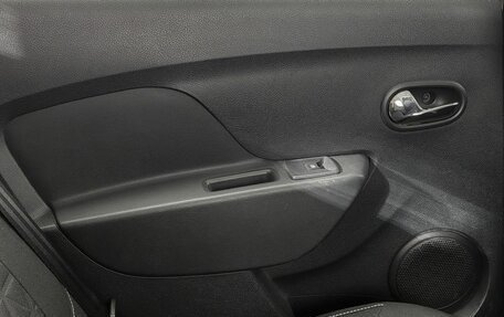Renault Sandero II рестайлинг, 2015 год, 899 000 рублей, 18 фотография