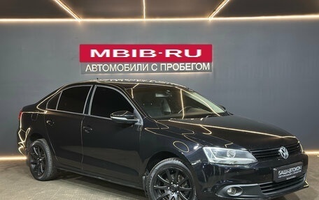 Volkswagen Jetta VI, 2013 год, 880 000 рублей, 3 фотография
