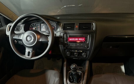 Volkswagen Jetta VI, 2013 год, 880 000 рублей, 11 фотография