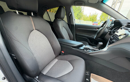 Toyota Camry, 2019 год, 2 150 000 рублей, 14 фотография
