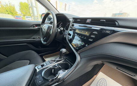 Toyota Camry, 2019 год, 2 150 000 рублей, 15 фотография