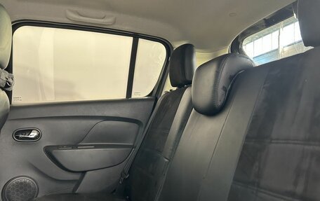 Renault Sandero II рестайлинг, 2015 год, 870 000 рублей, 21 фотография