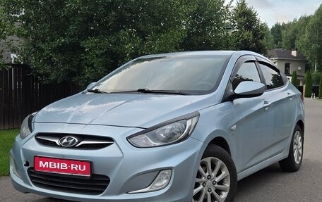 Hyundai Solaris II рестайлинг, 2012 год, 980 000 рублей, 1 фотография