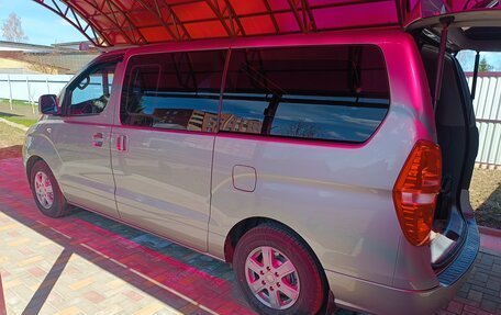 Hyundai H-1 II рестайлинг, 2012 год, 2 000 000 рублей, 4 фотография