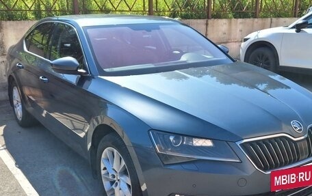 Skoda Superb III рестайлинг, 2017 год, 1 800 000 рублей, 3 фотография
