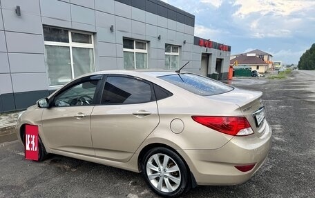 Hyundai Solaris II рестайлинг, 2013 год, 600 000 рублей, 5 фотография