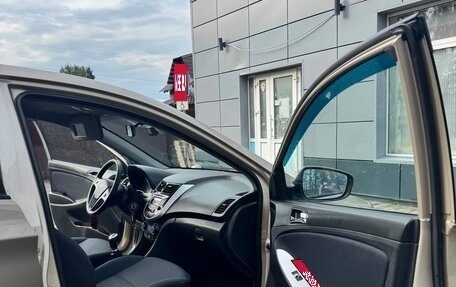 Hyundai Solaris II рестайлинг, 2013 год, 600 000 рублей, 20 фотография
