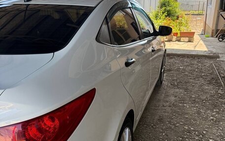 Hyundai Solaris II рестайлинг, 2013 год, 850 000 рублей, 3 фотография