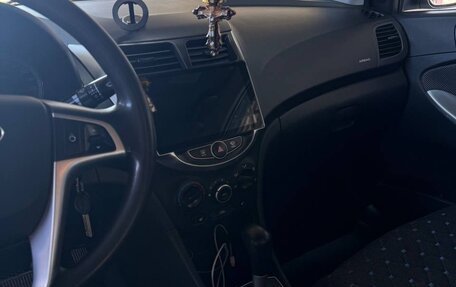 Hyundai Solaris II рестайлинг, 2013 год, 850 000 рублей, 7 фотография