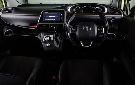 Toyota Sienta II, 2021 год, 1 605 000 рублей, 6 фотография