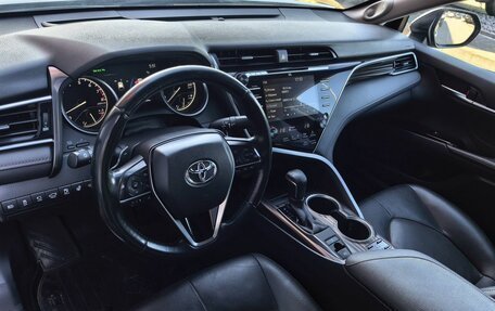Toyota Camry, 2020 год, 3 499 000 рублей, 5 фотография